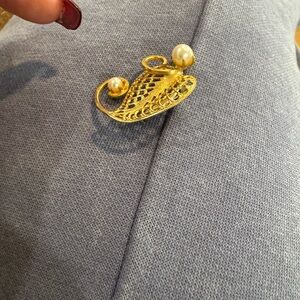 Elegant Gold and Pearl Ear Cuff